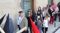 Foto 3 - El Nazareno luce con luz propia en la procesión de la Pasión