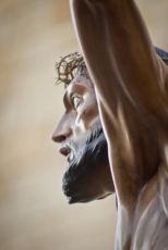 Foto 6 - La nazarena cofradía de los ‘comerciantes’ exhibe con orgullo su Cristo de la Agonía