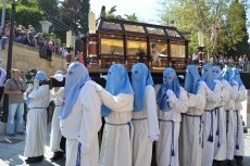 Foto 6 - La Vera Cruz salva en solitario el Santo Entierro al desfilar las cofradías por separado