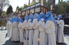 Foto 3 - La Vera Cruz salva en solitario el Santo Entierro al desfilar las cofradías por separado