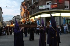 Foto 6 - El Santo Entierro ilumina el crepúsculo 
