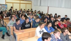 Alumnos en la charla del Ejército | Foto Mondrián