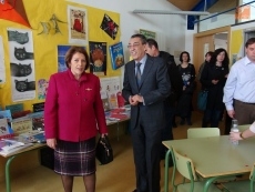 Foto 3 - El CEIP Meléndez Valdés estrena biblioteca