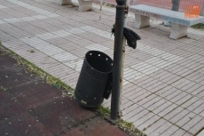 Foto 3 - Varias madres denuncian la suciedad del parque de Las Canteras