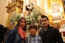 Foto 4 - Un fuerte aguacero desluce la ofrenda floral junto a la estatua de Venancio Blanco