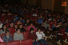 Foto 3 - Antonio Bores descubre los secretos del fútbol sala a los alumnos del Santa Isabel 