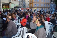 Foto 6 - El Barrio del Oeste lee a la luz de la luna