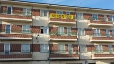 Foto 3 - Colocadas varias pancartas anti-crematorio en el barrio de la Avenida de Salamanca