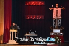 Foto 3 - “Canto hondo y sentido” de Lauren Risueño a la Semana Santa Mirobrigense