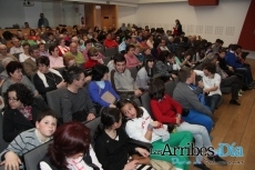 Foto 3 - El grupo El Candil pone fin al Certamen de Teatro con un nuevo lleno para presenciar ‘El precio’