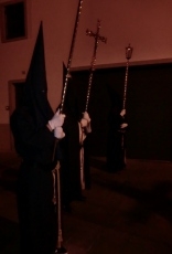 Cofrades del Vía Crucis FOTO: Raúl Hernández