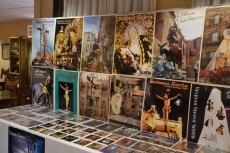 Foto 5 - El Centro de Mayores acoge una muestra de carteles e imágenes de Semana Santa