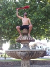 Foto 2 - La fuente del Árbol Gordo recupera el agua para celebrar el título del Atleti