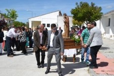Foto 3 - San Jos&eacute; Obrero procesiona con muy buen ambiente