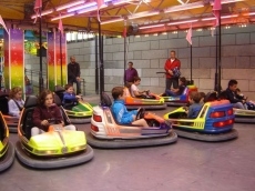 Foto 5 - Padres y abuelos llevan a los m&aacute;s peque&ntilde;os a la feria instalada en el centro de la ciudad