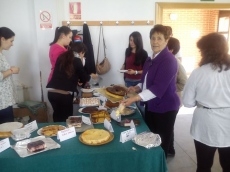 Foto 4 - Mercadillo Solidario en favor de Acción Verapaz, Cáritas y Manos Unidas