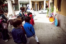 Foto 6 - Alumnos de 'Los Rosales' visitan la Galería Urbana de ZOES