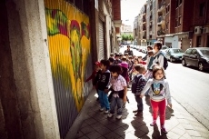 Foto 3 - Alumnos de 'Los Rosales' visitan la Galería Urbana de ZOES