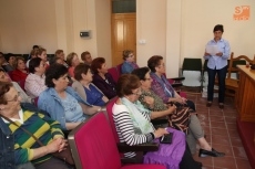 Foto 3 - La asociación de Mujeres homenajea a José Luis San Pedro y a Machado en su ‘Día el libro’