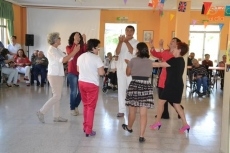 Foto 4 - Bailes, carretones y música en la fiesta anual de la Residencia Mixta