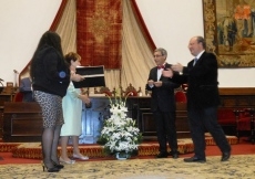 Foto 5 - Asus nombra socios de honor a Pedro D&iacute;az Mesonero y a Afrah Mulla Ali