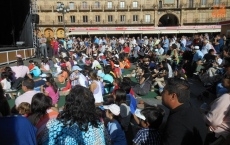 Foto 5 - El buen tiempo anima el ambiente en la Feria del Libro