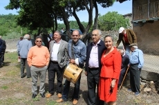 Foto 3 - Bendición de campos regada de vino y bizcochos