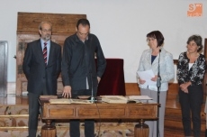 Foto 3 - El rector preside la toma de posesión de cargos académicos y personal docente e investigador de...