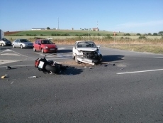 Foto 4 - Herido un motorista en una colisi&oacute;n en Calvarrasa de Abajo