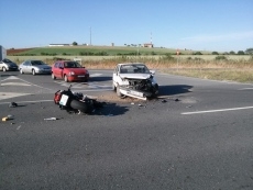 Foto 3 - Herido un motorista en una colisi&oacute;n en Calvarrasa de Abajo