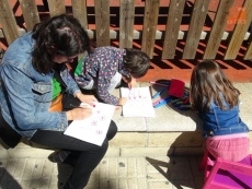 Foto 6 - El Concurso de Pintura al Aire Libre del barrio del Oeste revitaliza la plaza de Carmelitas