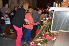 Foto 4 - Los niños protagonizan la Ofrenda Floral a la Virgen María