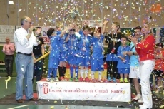 Foto 5 - Gran fiesta en el cierre de la VI Liga Comarcal del III Columnas 