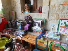 Foto 6 - El Colegio Siervas de San Jos&eacute; abre hasta el viernes su rastrillo solidario