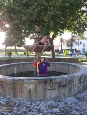 La fuente del Árbol Gordo recupera el agua para celebrar el título del Atleti
