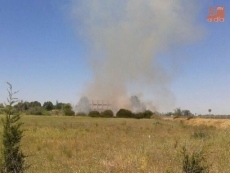 Un incendio arrasa 4.100 metros cuadrados de matorral y pastos en Pelabravo