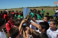 Foto 6 - El CD Ciudad Rodrigo logra el II Trofeo Tierras del Oeste Salmantino