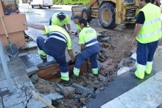 Foto 4 - Fuga de agua entre la calle La Alberca y la avenida de Champagnat