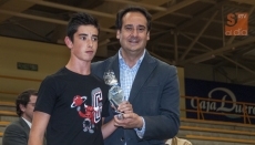 Foto 4 - El Ayuntamiento entrega los trofeos de los Juegos Escolares