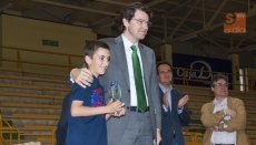 Foto 5 - El Ayuntamiento entrega los trofeos de los Juegos Escolares