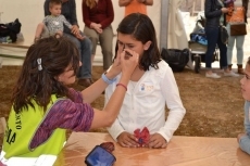 Foto 6 - Pintacaras, globoflexia... diversión para los más pequeños