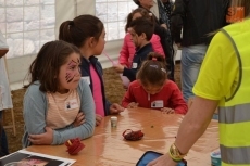 Foto 5 - Pintacaras, globoflexia... diversión para los más pequeños