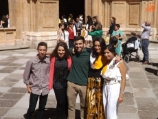 Foto 4 - Los estudiantes de enfermería celebran su graduación