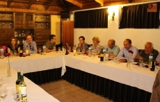 Foto 4 - Los vecinos de la zona de Brincones se despiden de su médico