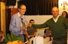 Foto 3 - Los vecinos de la zona de Brincones se despiden de su médico