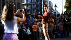 Foto 3 - Tiritirantes llena el centro de la ciudad con su espectáculo ‘RetratArte’