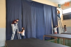 Foto 3 - Los alumnos del IES Tierra preparan su graduación