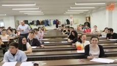 Foto 6 - Tranquilidad en la primera jornada de Selectividad con mínimas incidencias