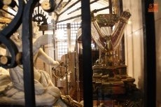Foto 6 - Trasladan el brazo y el corazón de Santa Teresa al camarín alto junto al sepulcro