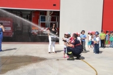 Foto 4 - Los Bomberos reciben la visita de peques del Colegio Miróbriga